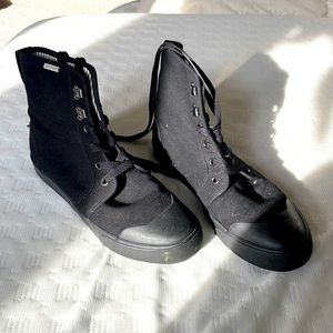 BANGS Shoes - Onyx Boots - size 8 women’s
